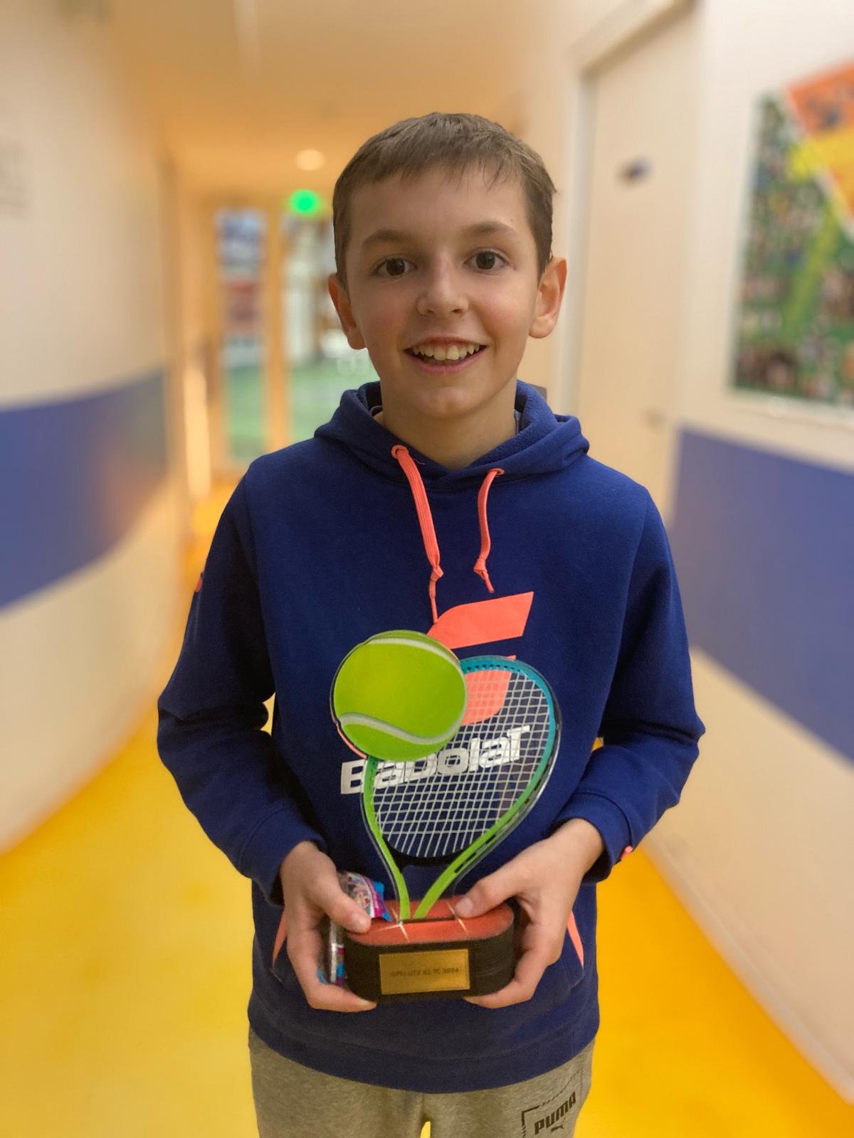 VICTOIRE D'HELIO AU GPRJ U12 DE L'ILL TC